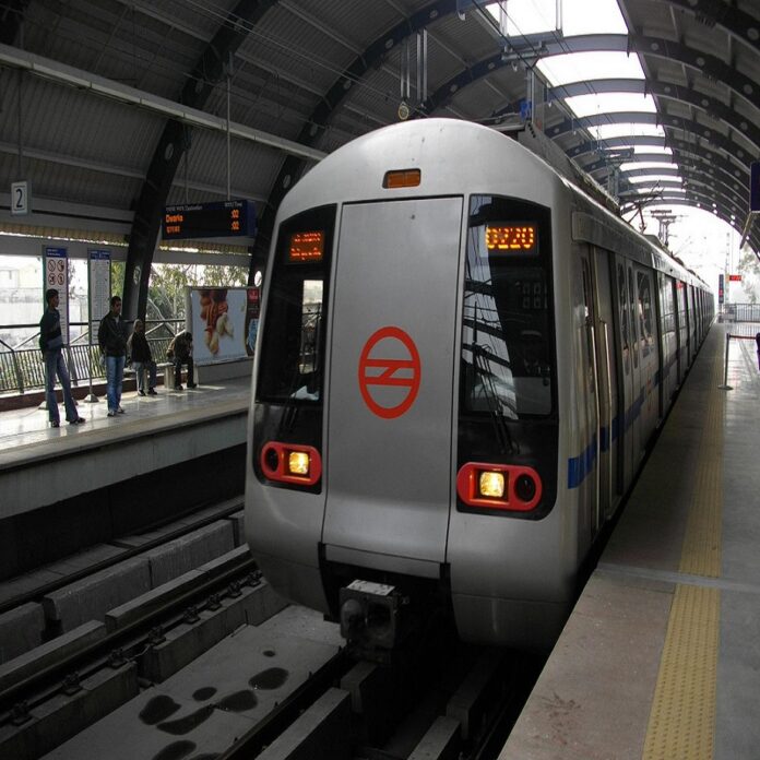 Delhi Metro Cleaning and Maintenance