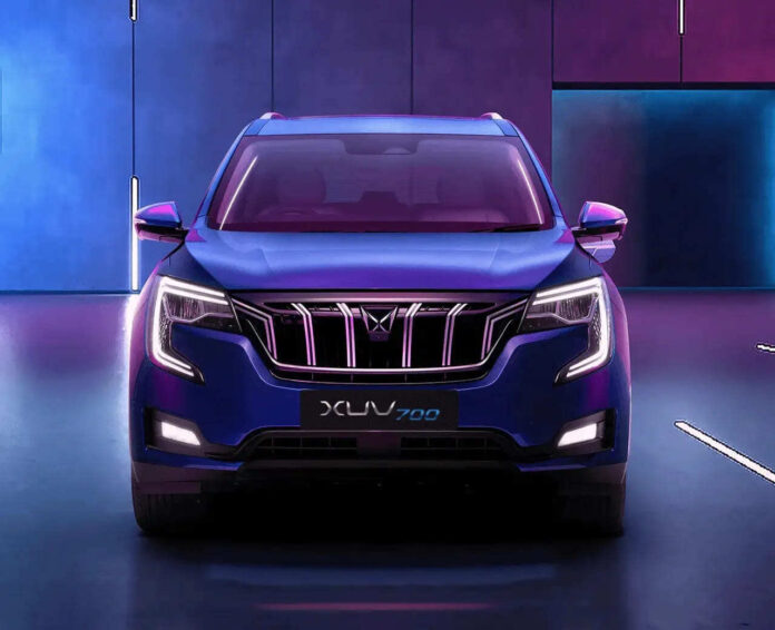 XUV700 lowest price