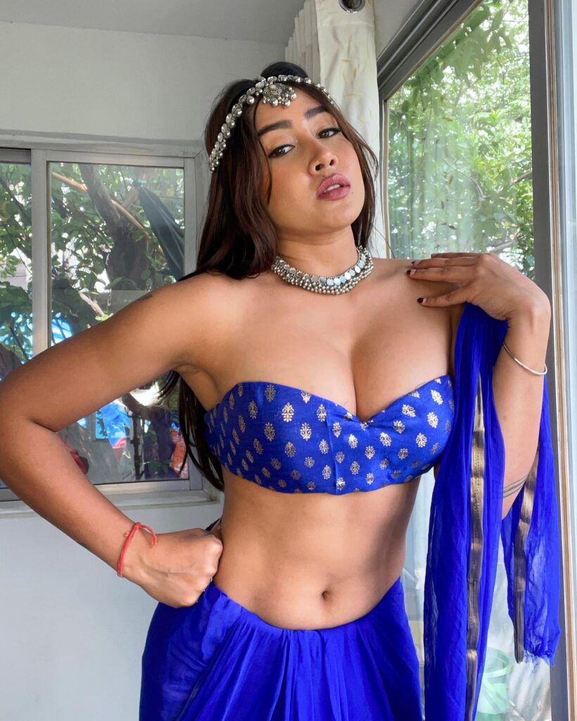 Sofia Ansari Hot Saree Video