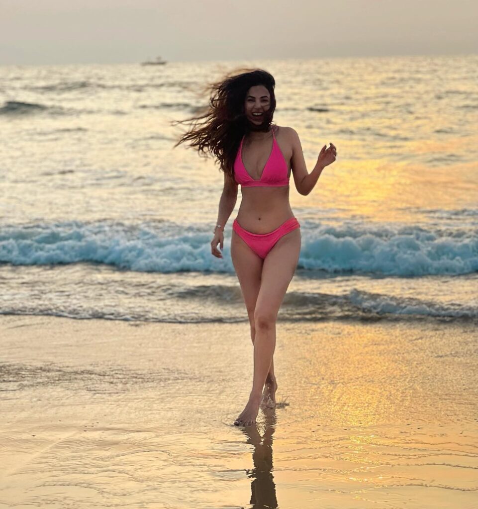 Sonal Chauhan Hot Bikini Photos and Videos
