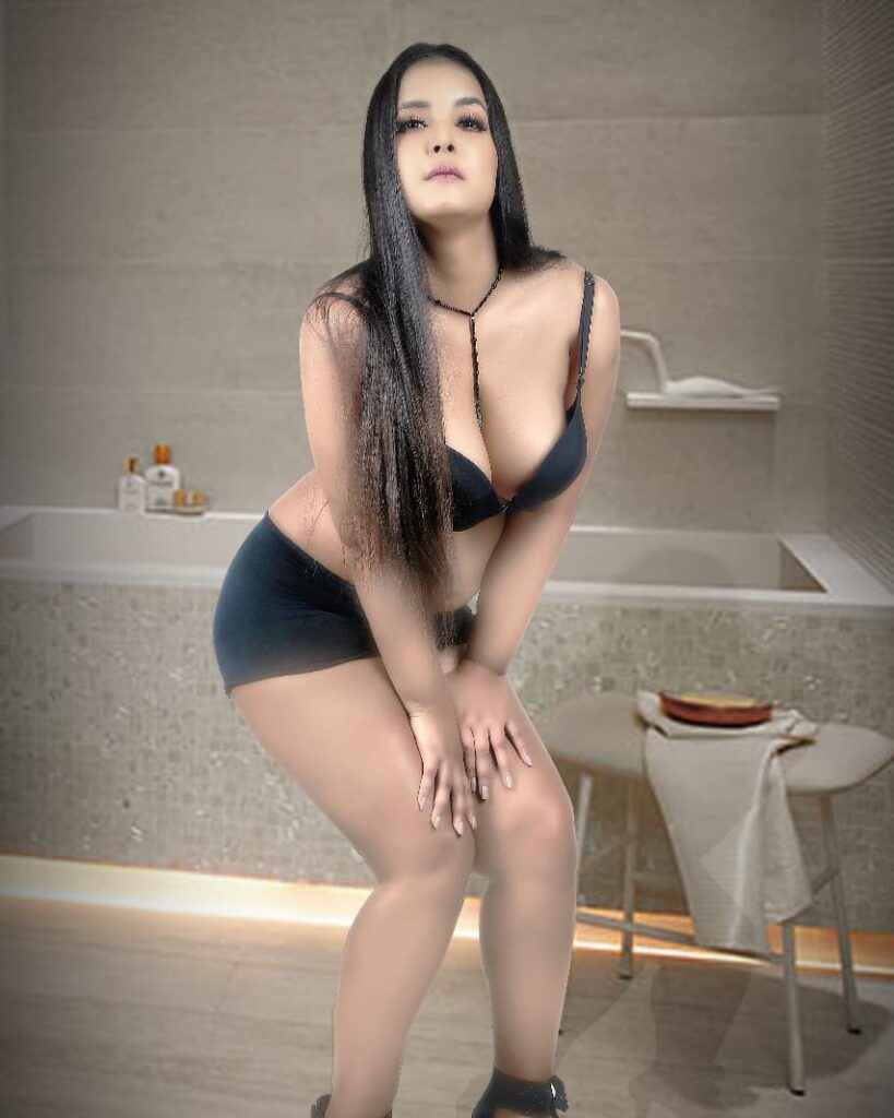 Ridhima Tiwari Hot Photos and Videos