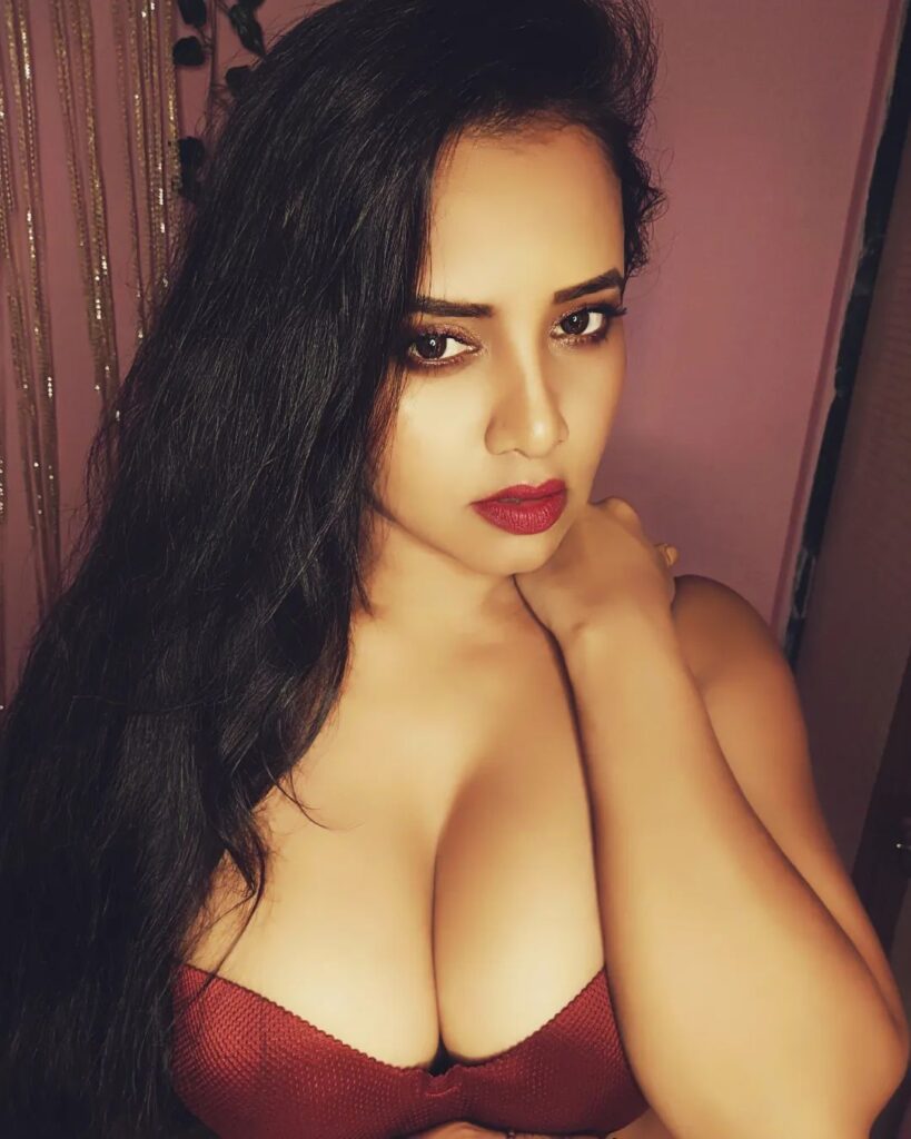 Priya Gamre Nude Photos