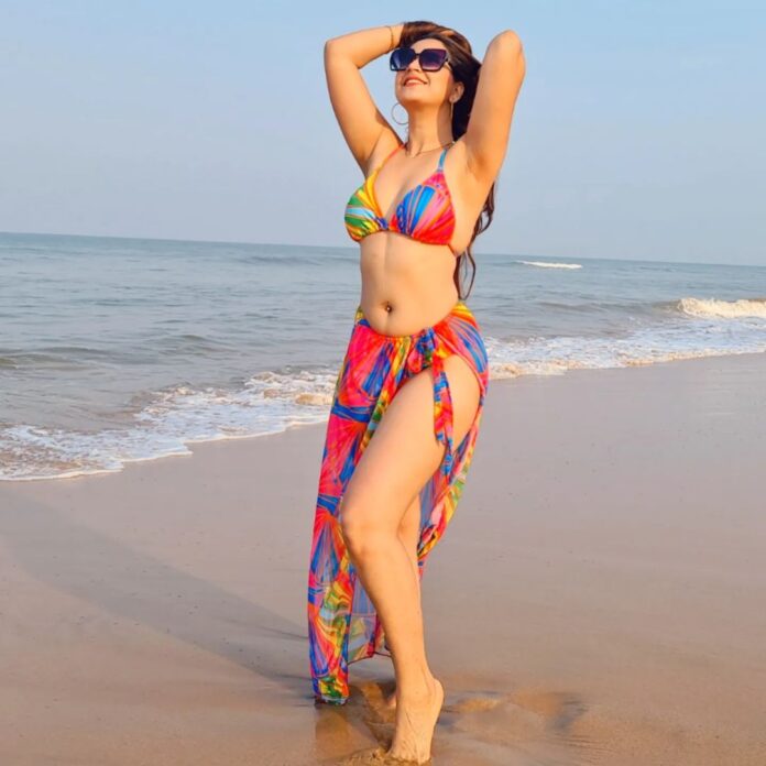 Jolly Bhatia sexy photos and videos