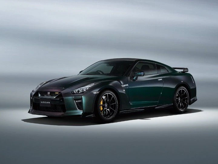 Nissan GT-R price and feature