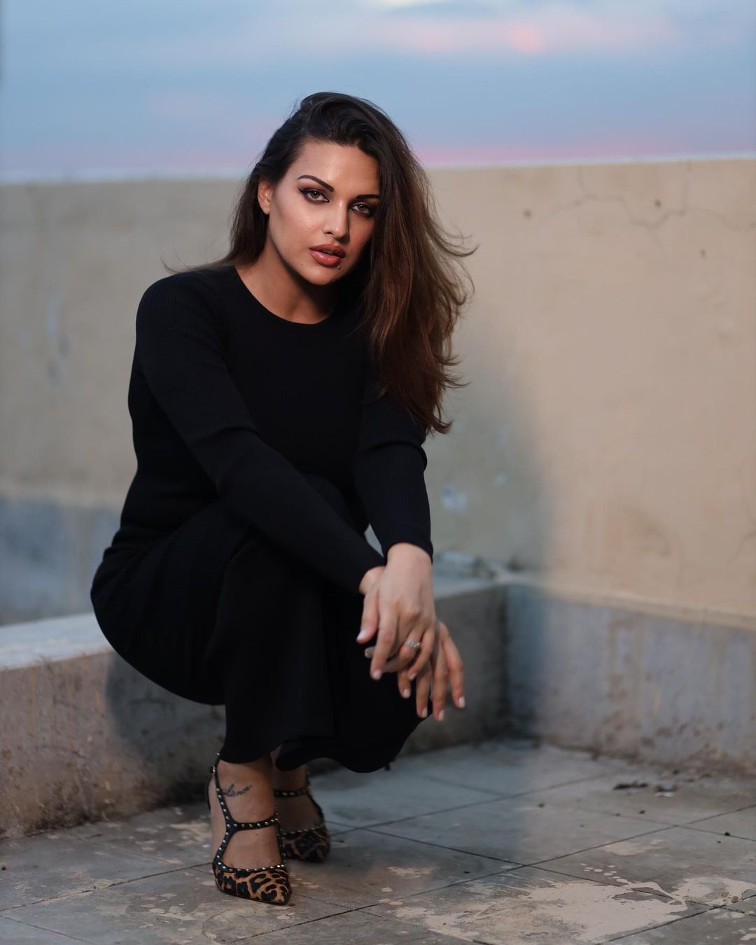 Himanshi Khurana photos